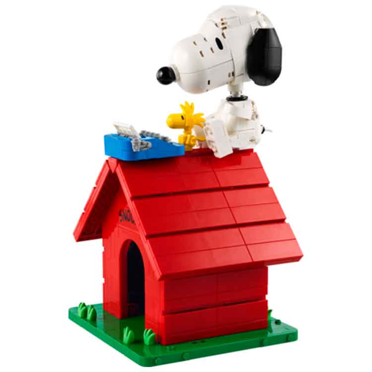 LEGO 21368 Peanuts: Snoopy's Doghouse